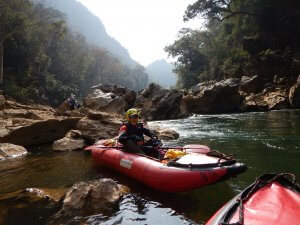 kayak Xe ban Fai river